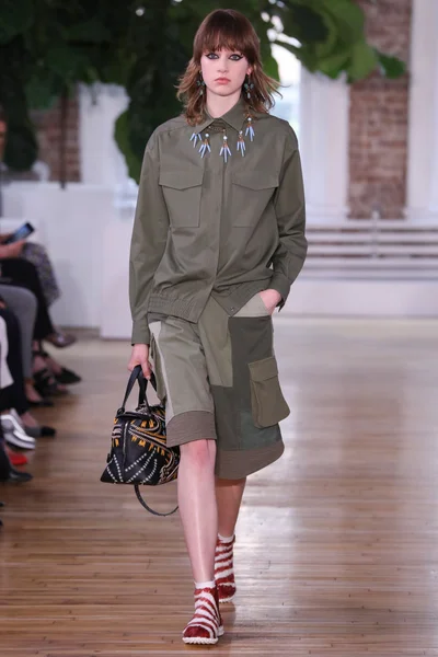 Look 44